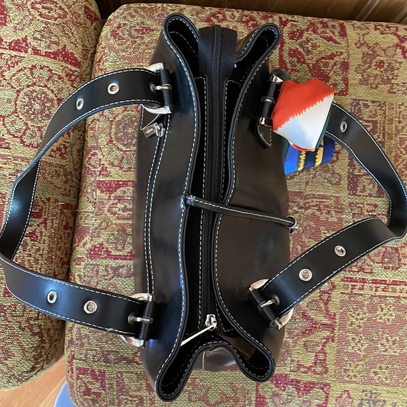 🌺 FREDERIC PARIS; Beautiful Black Leather Medium-Sized Handbag in GREAT Shape!! - Picture 10 of 16